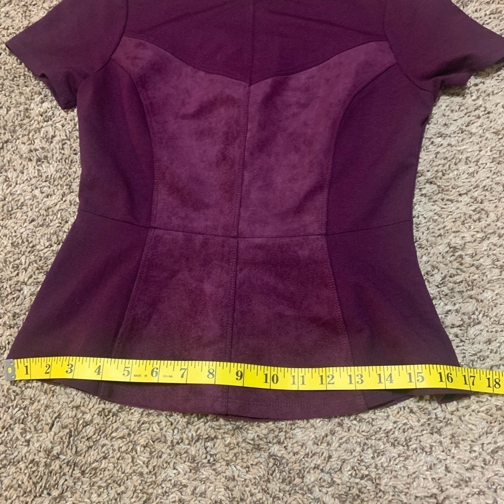 BCBGMAXAZRIA Women’s Sz XS Maroon Suede Peplum Top - Picture 14 of 14